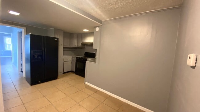 Building Photo - COMING SOON.  2 Bedroom Home for Rent in popular Peoria Heights location!