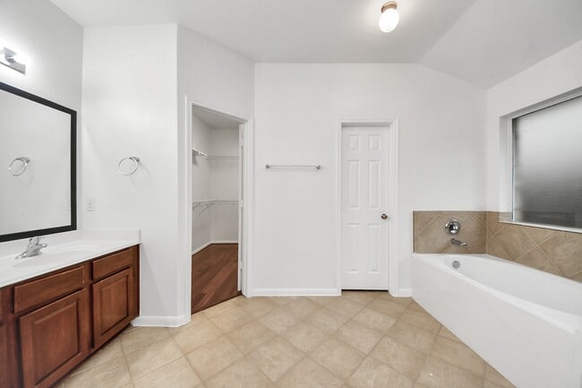 Building Photo - 2412 Appian Way