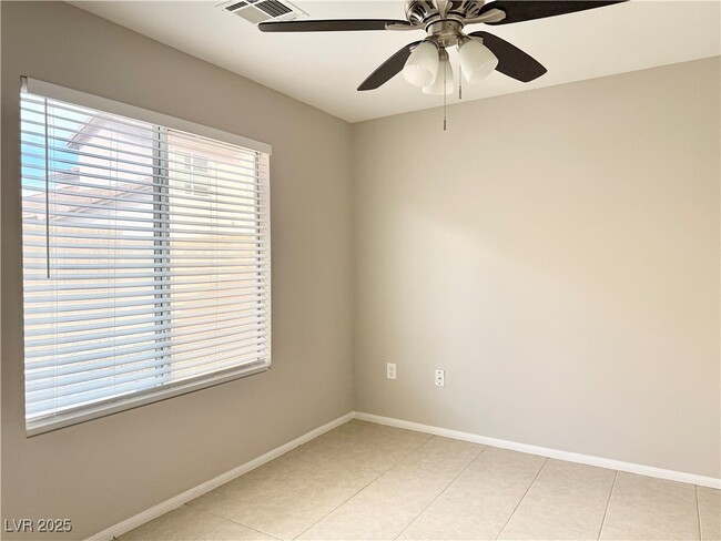 Building Photo - 712 E Caballo Hills Ave