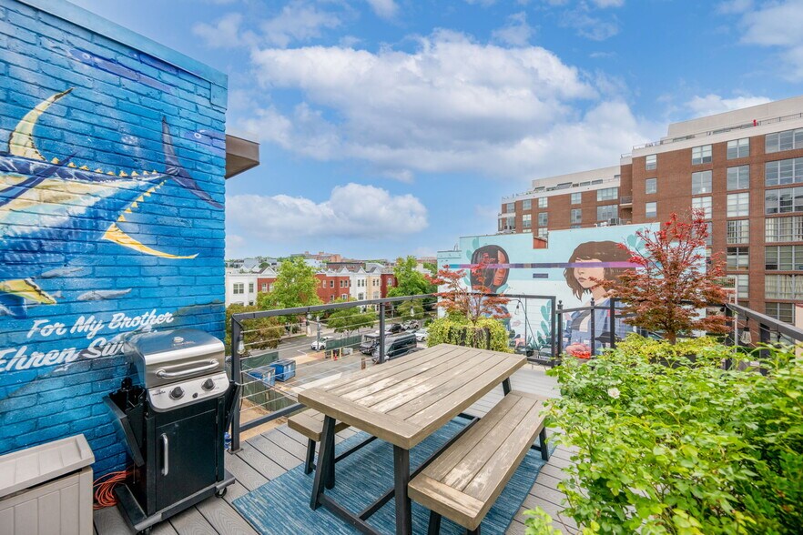 Building Photo - 2025 13th St NW