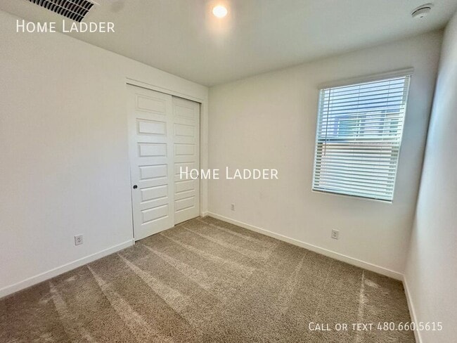 Building Photo - 23083 E Pegasus Pkwy