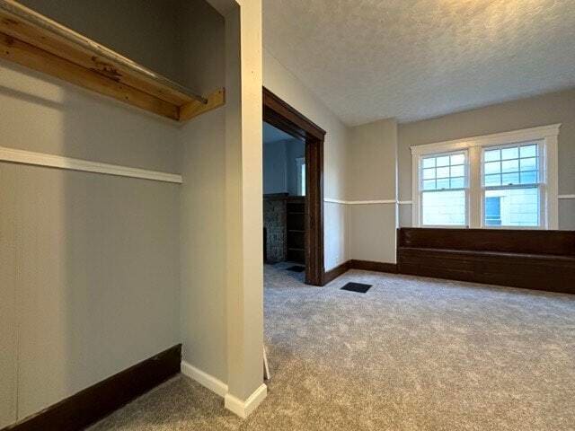 Building Photo - 309 Buckingham St