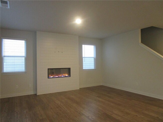 Building Photo - 5169 Un Hts Wy