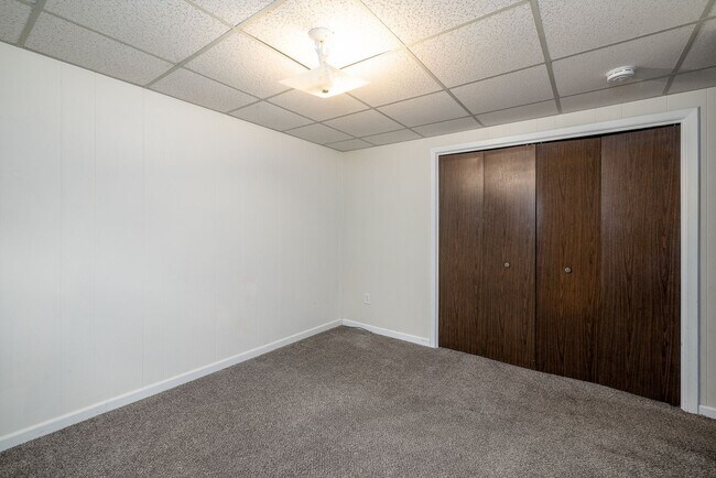 Building Photo - 603-605.5-6055 N Virginia Ct