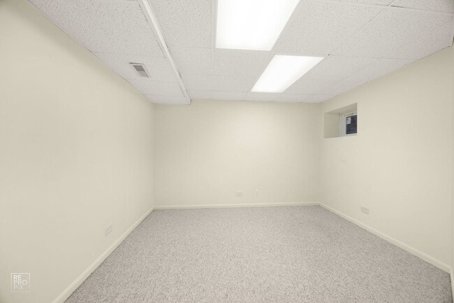 Building Photo - 1002 Hobson Dr