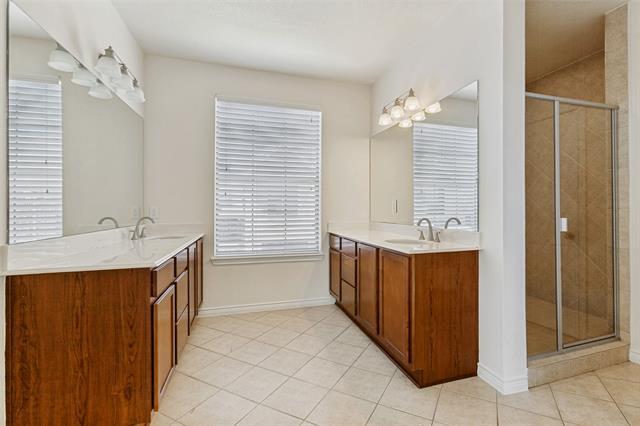 Building Photo - 2112 Grove Park Ln