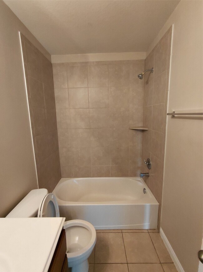 Building Photo - 8902 Stagewood Dr