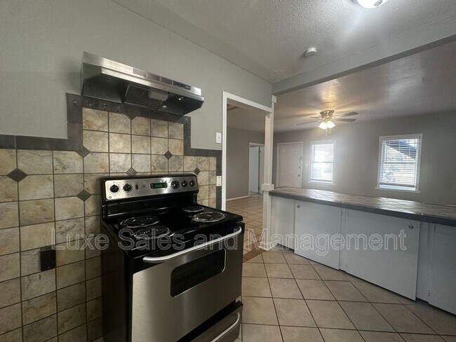 Building Photo - 1134 NW 49th St