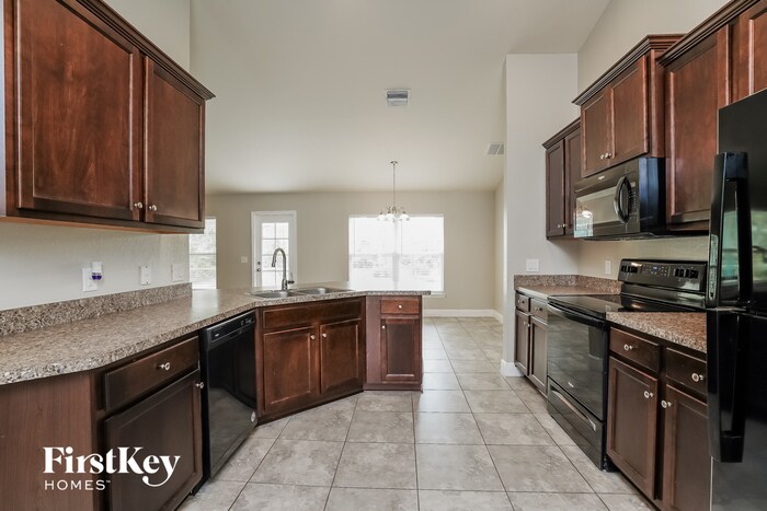 Building Photo - 476 Windermere Dr