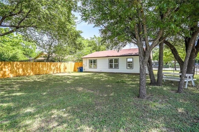 Building Photo - 6211 Palm Cir