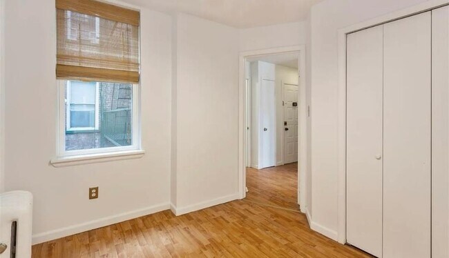 Building Photo - 27 66th St