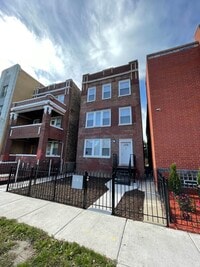 Building Photo - 122 S Central Ave