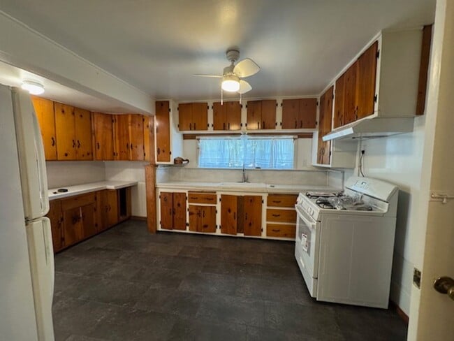 Building Photo - Charming spacious Evergreen farmhouse with large parking area