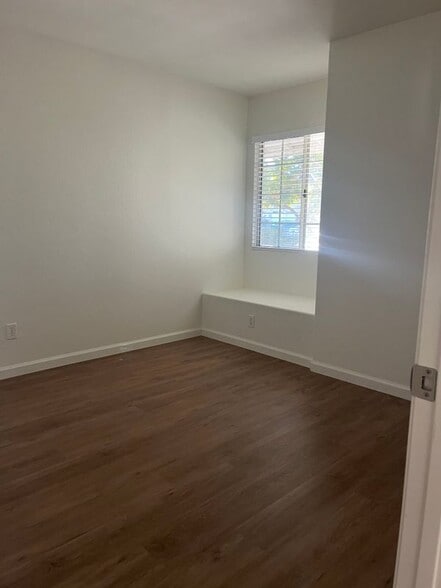 Building Photo - 10980 Santa Barbara Pl