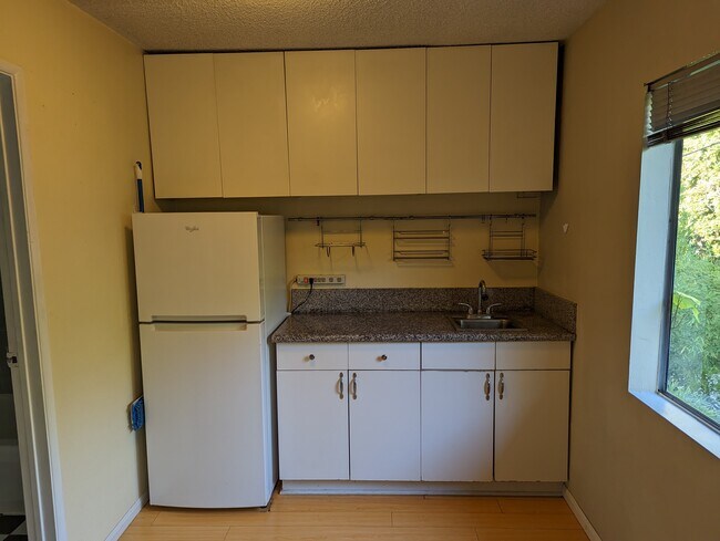 Building Photo - 836 N La Jolla Ave