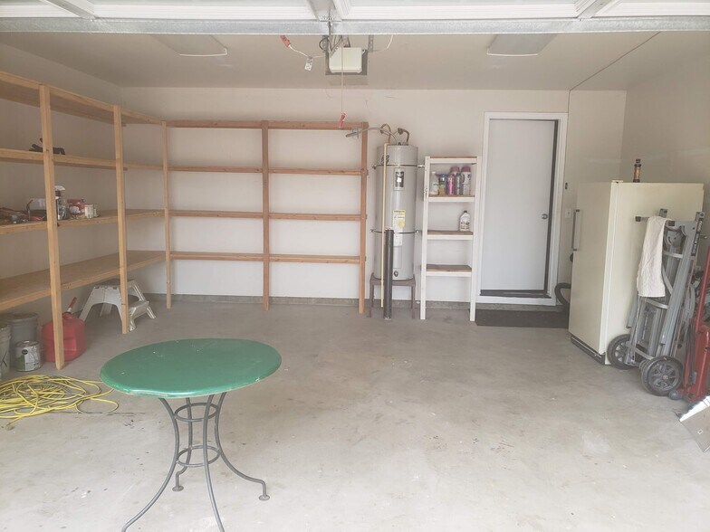 Garage - 770 Hyacinth St