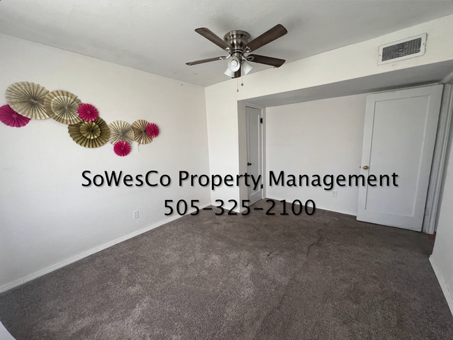 Building Photo - Three Bedroom Home in Central Farmington