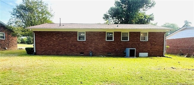 Building Photo - 718 Dwain Dr