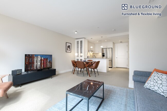 Building Photo - 425 8th St NW