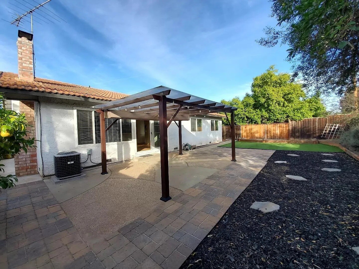 Building Photo - 1626 Canna Ln