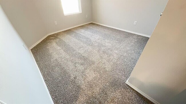 Building Photo - 9708 Laredo Ln