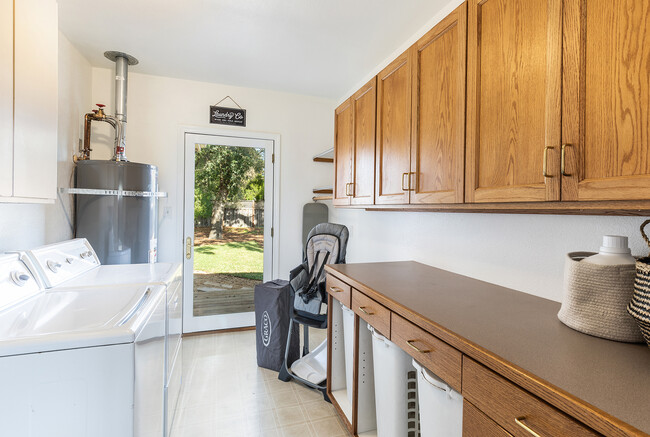 Laundry Room - 9821 Dawn Way