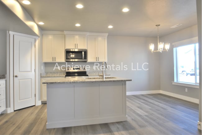 Building Photo - 2251 S 1120 W