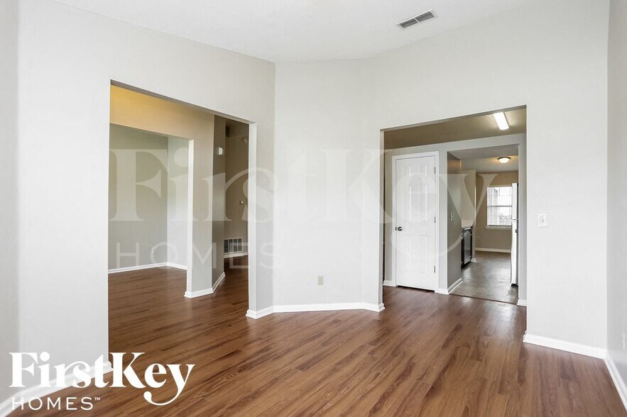 Building Photo - 4636 Forest Glen Ct