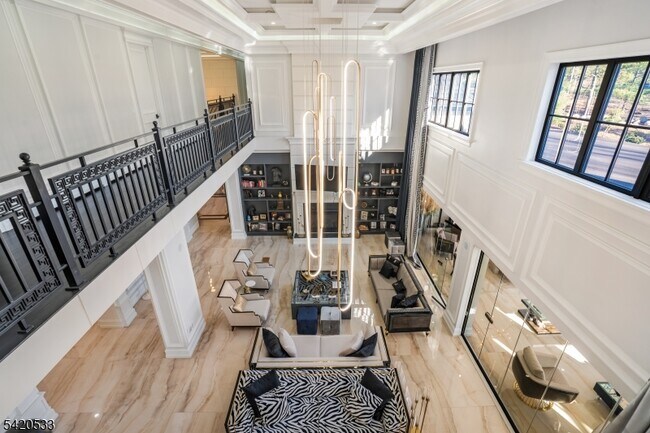 Building Photo - 6 Deer Trail Rd