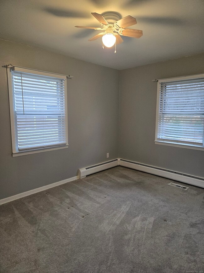 Building Photo - 36 Tina Cir