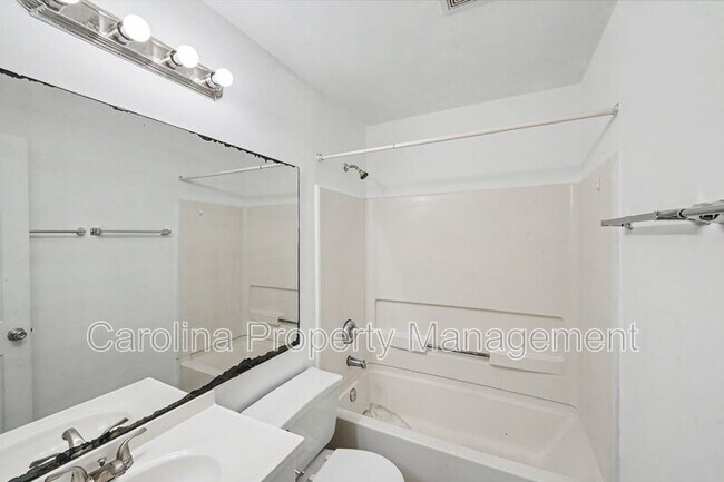 Building Photo - 9535 University Terrace Dr