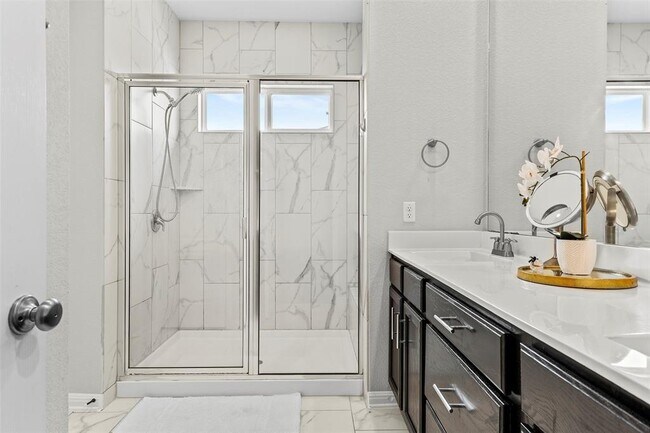 Building Photo - 709 Speckled Alder Dr