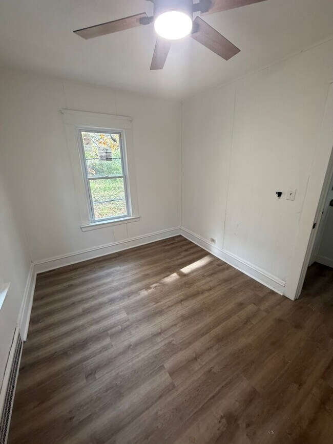 Building Photo - 2791 E 127th St