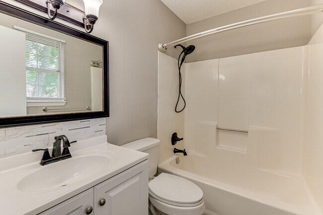 Building Photo - 2960 Glenn Hills Dr