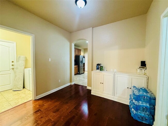 Building Photo - 205 Saddle Ridge Dr