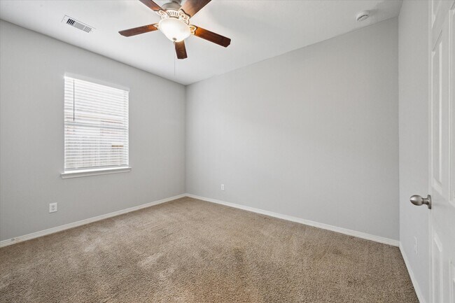 Building Photo - 3105 W Trail Dr