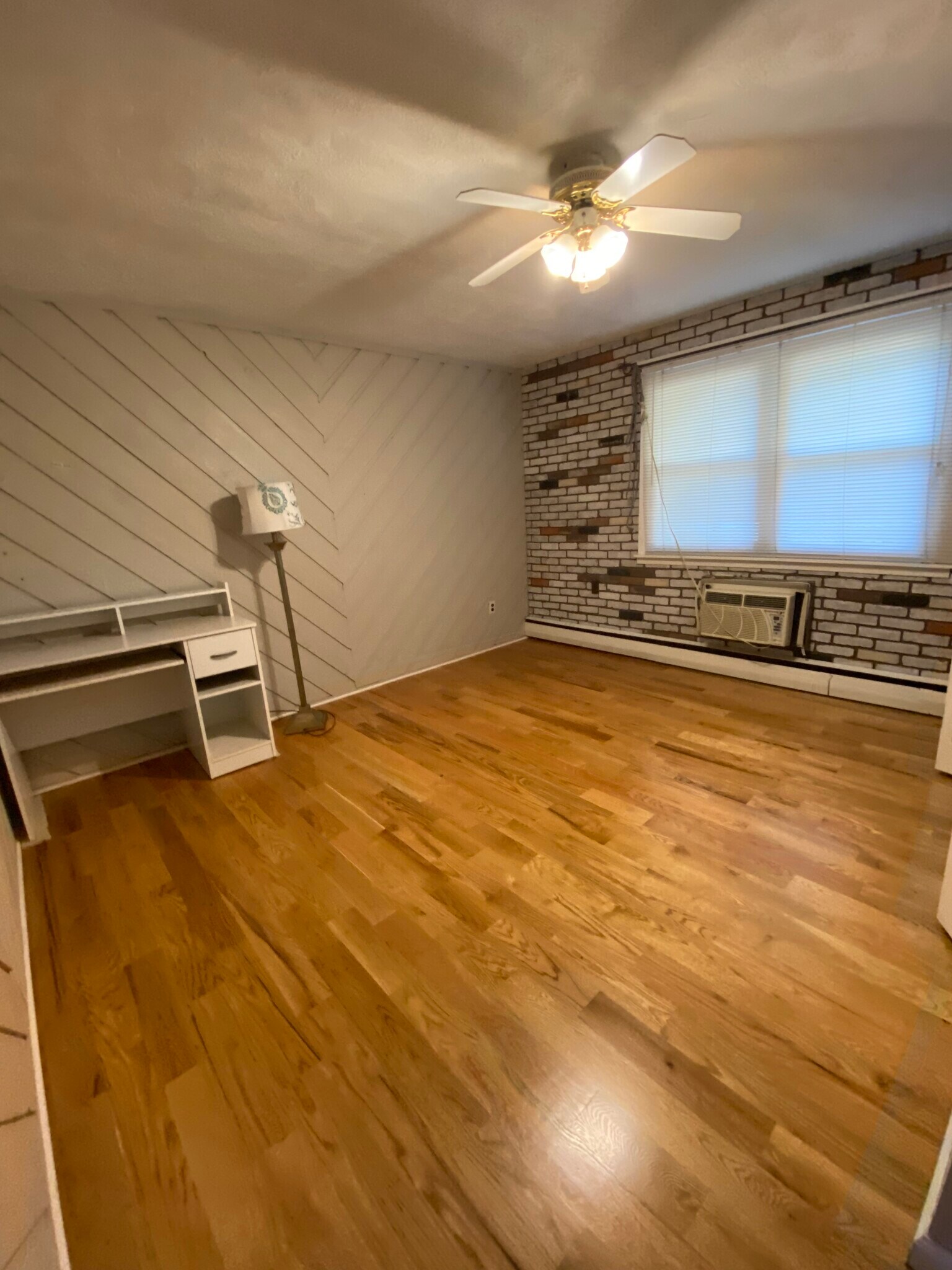 Bedroom B - 110 Dobson St