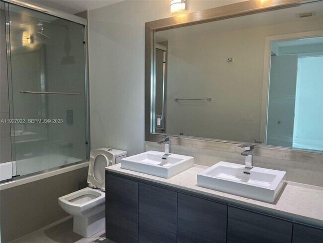 Building Photo - 1080 Brickell Ave