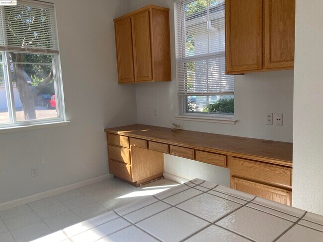 Building Photo - 10448 Almanor Cir