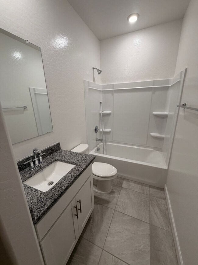 Building Photo - 1481 N Fenway Dr