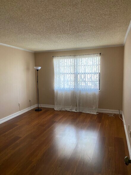 Building Photo - 9301 SW 92nd Ave