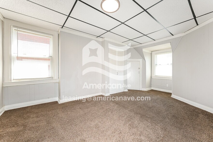 Building Photo - 211 Moore Ave