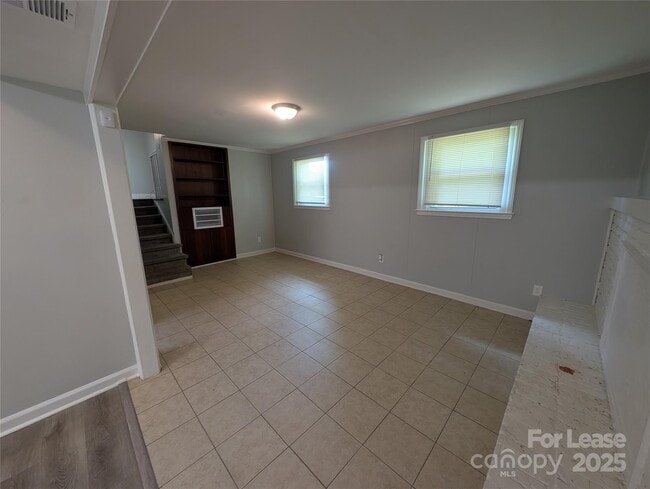 Building Photo - 5713 Barrington Dr
