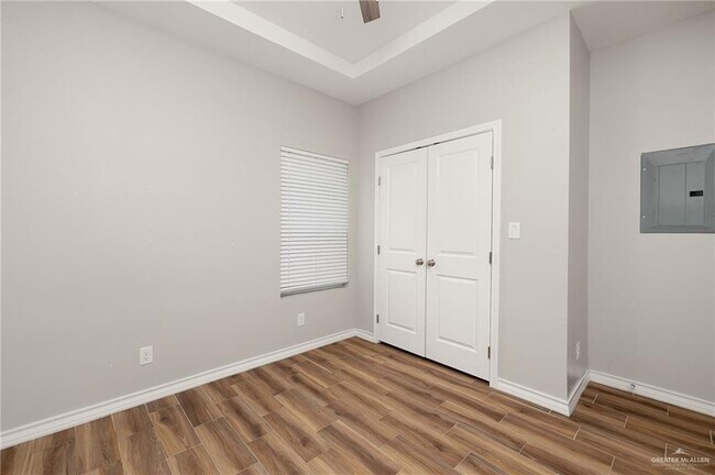 Building Photo - 2709 E Israel Ave