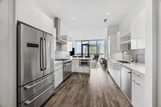 Building Photo - 1211 Caroline St