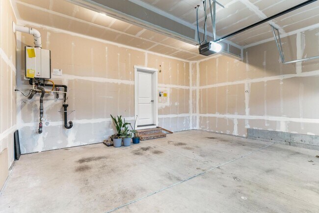 Building Photo - 27319 14th Ct S
