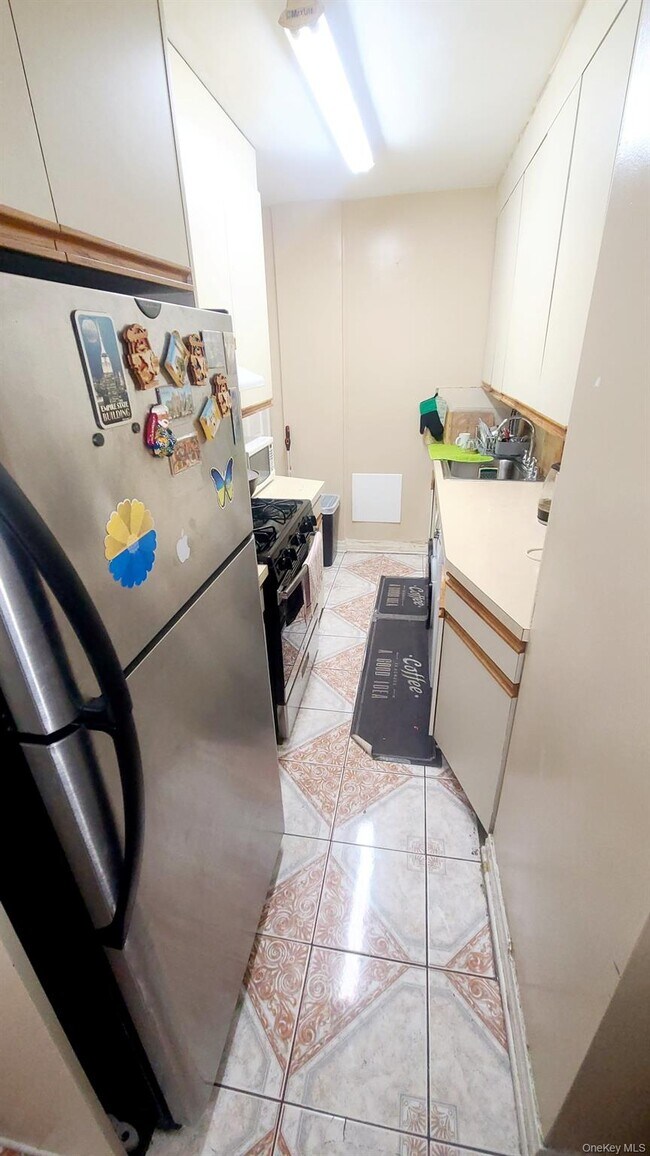 Building Photo - 105-26 63rd Rd