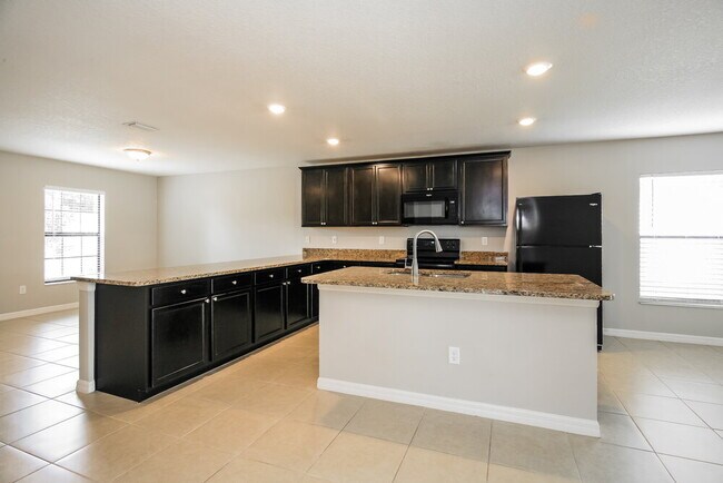 Building Photo - 6543 Redbay Dr