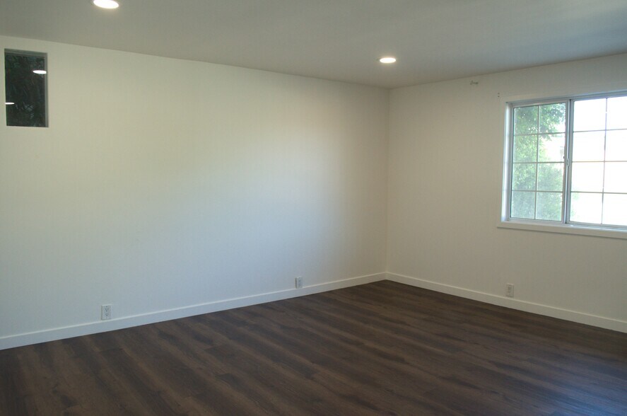Building Photo - 22234 Miston Dr