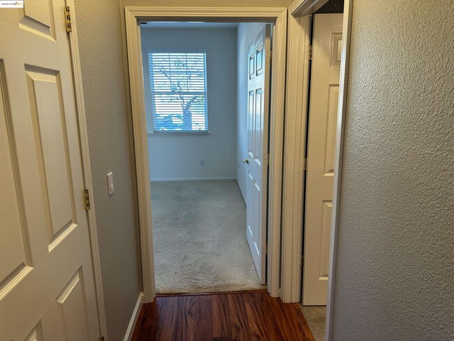 Building Photo - 575 Quindell Way